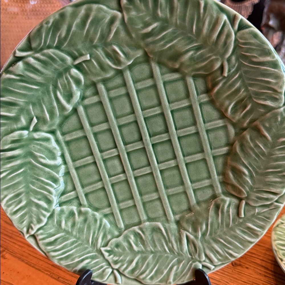2Bordallo Pinheiro BasketWeaveLeafDesign8 1/2 diameterApp/Salad/DessertPortugal🌞